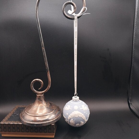 Wedgwood Nativity Christmas Ornament  Blue White in Box Jasper Ware Bauble - Picture 4 of 10